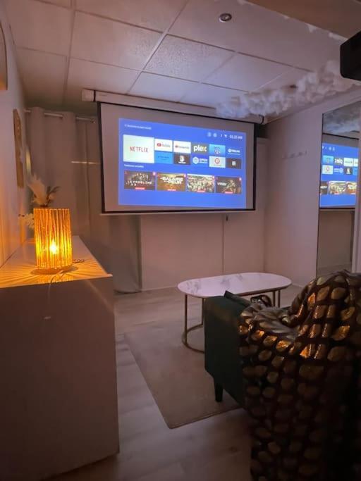 Mgb Studio Home Cinema Saint-Max Exteriör bild